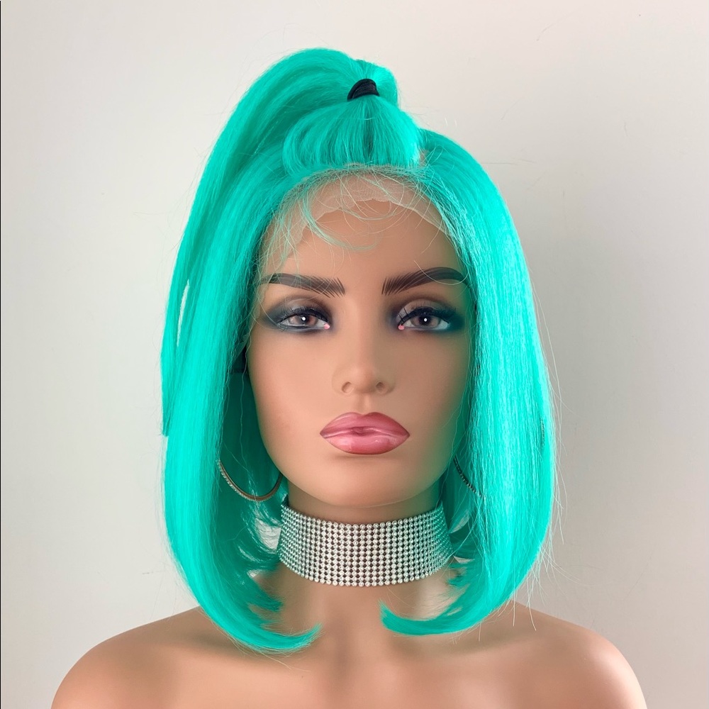 Very Pretty 14” Aqua Green Versatile 4x4 Lace Front Premium Fiber Wig 👗